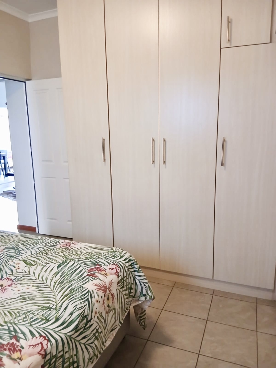 2 Bedroom Property for Sale in Sandbaai Western Cape
